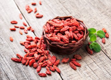 Kuru kırmızı goji meyveleri 