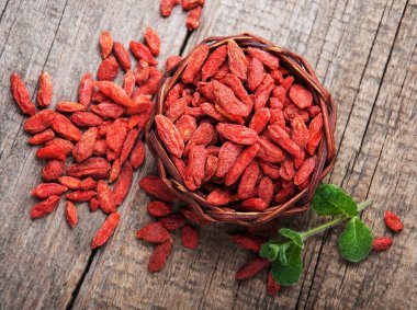 Kuru kırmızı goji meyveleri 