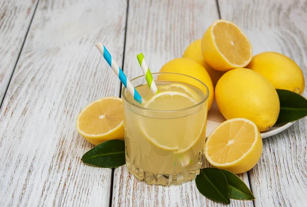 Vaso de jugo de limón — Foto de Stock
