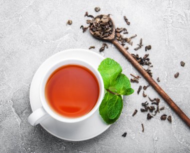 siyah çay nane ile