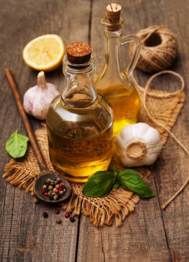 şişe zeytinyağı ile