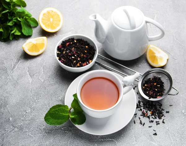 Chá com limão e hortelã — Fotografia de Stock