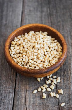 Çam fıstığı bir tablo