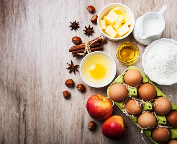 Blick Von Oben Auf Den Küchentisch Mit Verschiedenen Zutaten Zum — Stockfoto