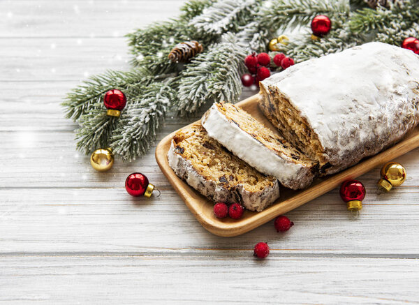 Рождественские украшения на деревянном фоне