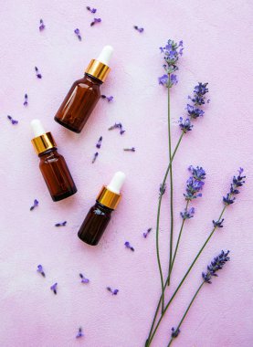 lavanta çiçekleri ve doğal kozmetik ile düz yatıyordu kompozisyon