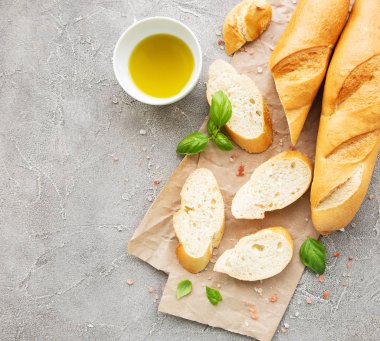 Dilimlenmiş taze kabuklu baget