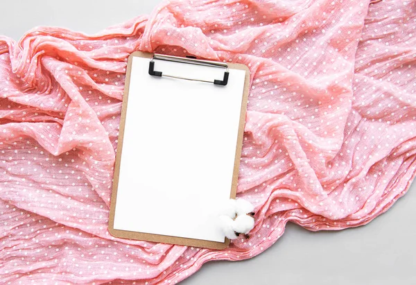 Clipboard and cotton flower — Stock Photo, Image