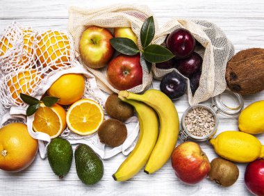 Elmalı alışveriş torbaları.