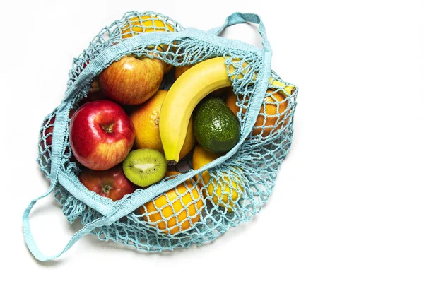Malha saco de compras com frutas — Fotografia de Stock