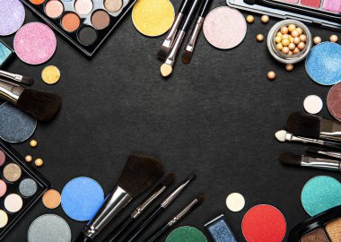 Dekoratif kozmetik kümesi