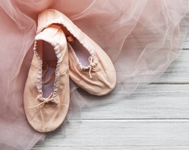 Çocuk bale ayakkabıları.