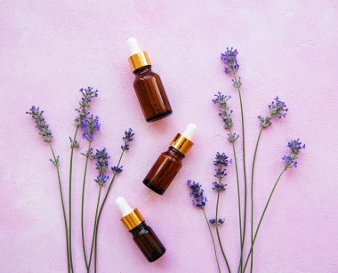 lavanta çiçekleri ve doğal kozmetik ile düz yatıyordu kompozisyon