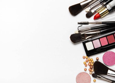 Dekoratif kozmetik kümesi