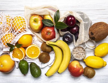 Elmalı alışveriş torbaları.