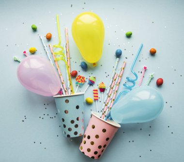 Mutlu yıllar ya da parti geçmişi