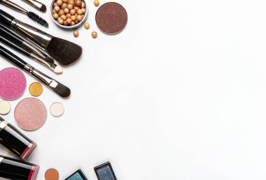 Dekoratif kozmetik kümesi