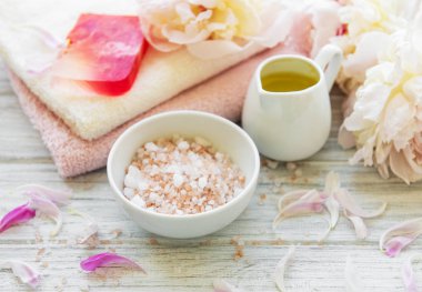 Şakayık ile Spa konsepti