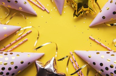 Mutlu yıllar ya da parti geçmişi