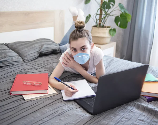 Schoolgirl Studying Home Using Laptop Stay Home Online Education Home — Stock Photo, Image