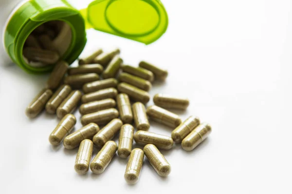 Örtkapslar Kosttillskott Vitamin Piller Örtmedicin Vit Bakgrund — Stockfoto