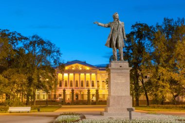 Büyük Rus şair Alexander Pushkin Ploshcha üzerinde anıt