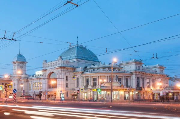 Witebsker Bahnhof nachts weiß — Stockfoto