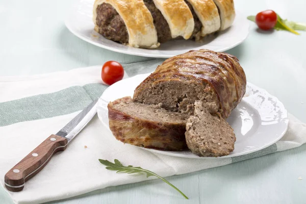 Kıyılmış pastırma sarılı rulo köfte