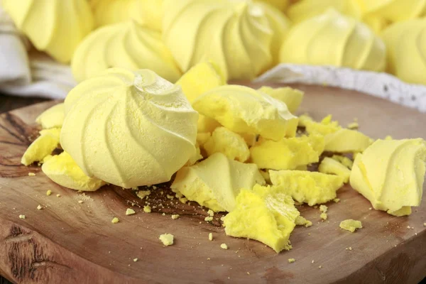 Żółty beza francuskie ciasteczka — Zdjęcie stockowe