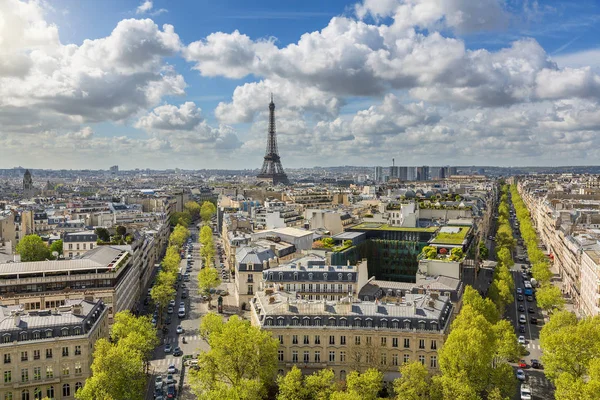 Eyfel Kulesi Paris manzarası