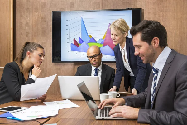 Businesspeople meeting in conference room — Stock Photo, Image