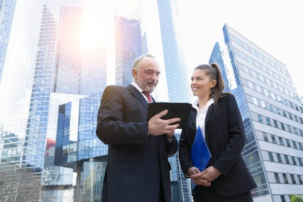 Incontro degli imprenditori nel distretto finanziario — Foto Stock