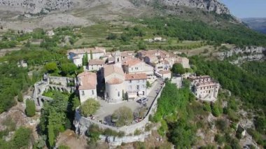 Fransa, Alpes Maritimes, Gourdon havadan görünümü,