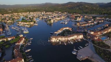 Fransa, Var, St Tropez Körfezi Port Grimaud