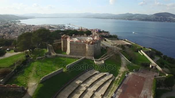 Franţa, Var, Saint Tropez, Aerial view the citadel — Videoclip de stoc