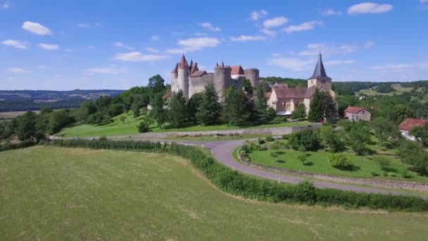 Frankrike, Bourgogne, Cote d'Or, Flygfoto över Chateauneuf sv Auxois — Stockvideo