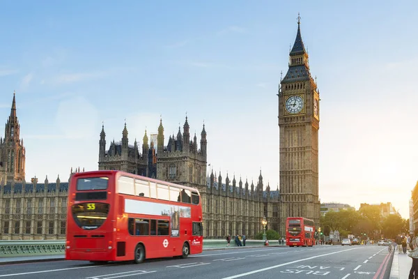 Londyn, ruch na Westminster bridge — Zdjęcie stockowe