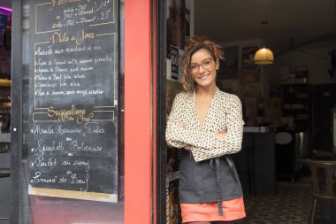 Girişimci ve sahibi bir Cafe de Paris