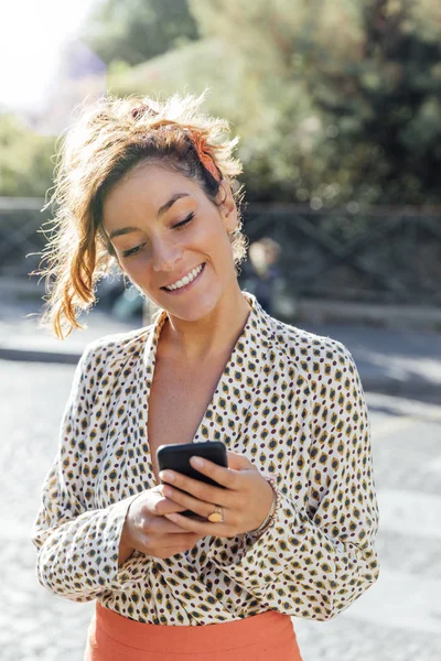 Paris, Montmartre ziyaret çekici kadın 