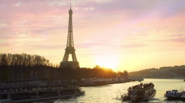 Paris, Tur tekneleri Seine Nehri, 4k, Uhd Film (3840 x 2160)