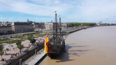Bordeaux, Quai de Lune 'un havadan görünüşü ve de la bourse' un yeri