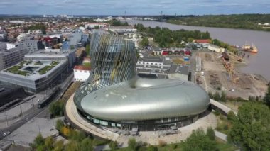 Bordeaux, Fransa, La Cite du Vin, Garonne Nehri yakınlarındaki Bordeaux şarap müzesi. Bordeaux, Aquitaine, Fransa