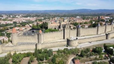 Carcassonne ortaçağ şehir ve kale Kalesi yukarıdan, Sourthern Fransa Hava Üstten Görünüm