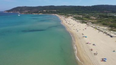 Pampelonne sahilinin havadan görünüşü, Fransız Rivierası 'nda St Tropez' e kadar olan meşhur plaj.