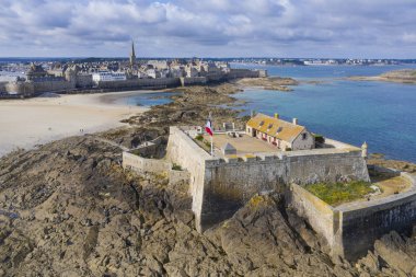 Privateers - Brittany Saint Malo, Fransa güzel şehrin havadan görünümü