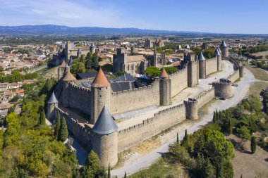 Carcassonne ortaçağ şehir ve kale Kalesi yukarıdan, Sourthern Fransa Hava Üstten Görünüm