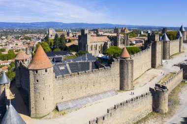 Carcassonne ortaçağ şehir ve kale Kalesi yukarıdan, Sourthern Fransa Hava Üstten Görünüm