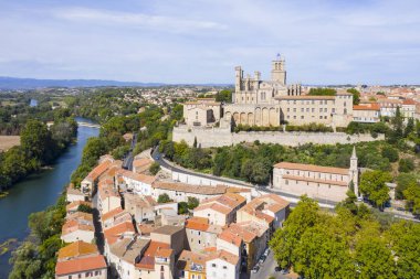 Aerial view of Beziers city with Saint-Nazaire Cathedral clipart