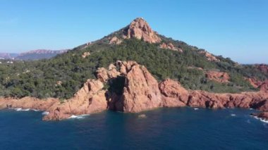 Cannes ve Saint Raphael arasındaki Fransız Rivierasında Esterel 'in hava görüntüsü.,