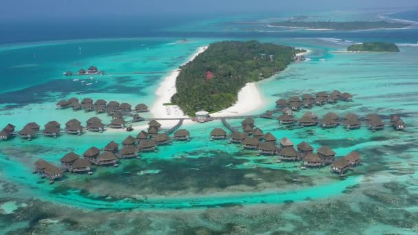 Vue Aérienne Une Île Tropicale Aux Maldives — Video